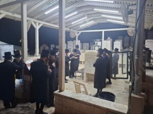 Davening at the Tzion of the Bilgoray Rav zt''l